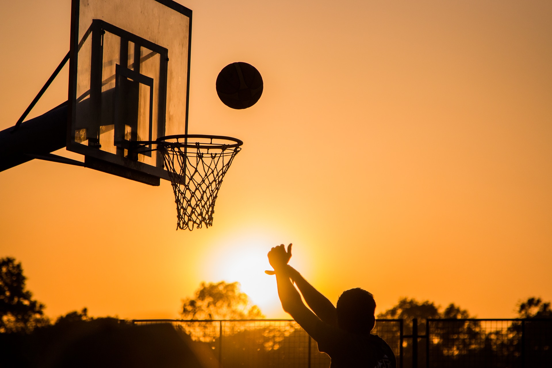 シュートの話 ケツでうつ派 Vs 膝でうつ派 ってなによ Basketball Medical Support Lab